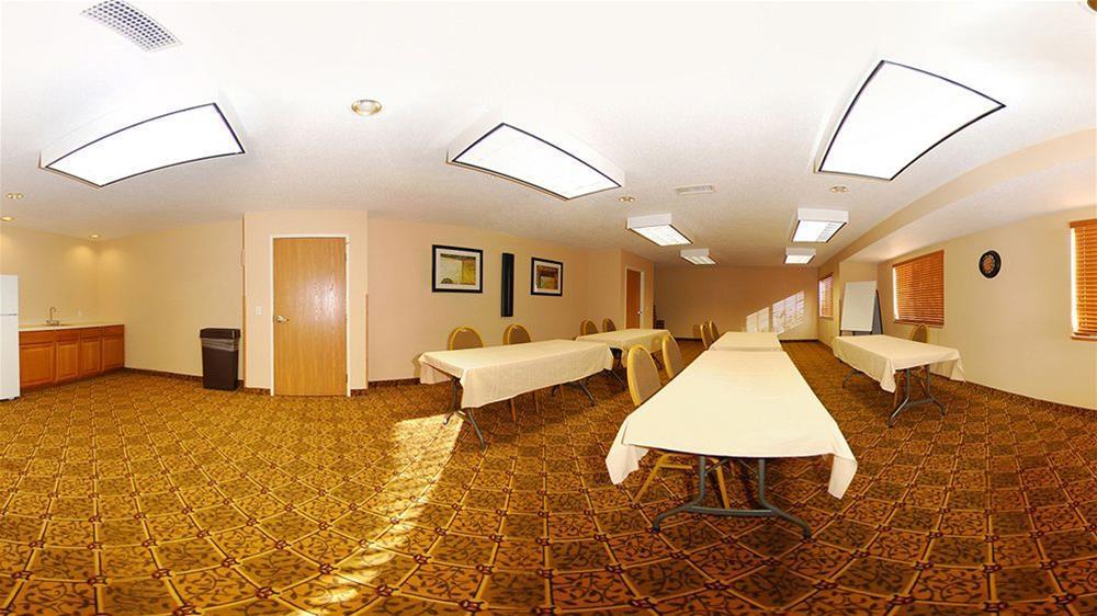 Mainstay Suites Cedar Rapids North - Marion Екстер'єр фото