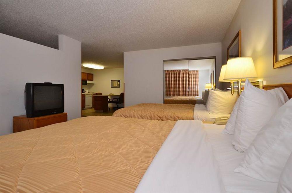 Mainstay Suites Cedar Rapids North - Marion Екстер'єр фото
