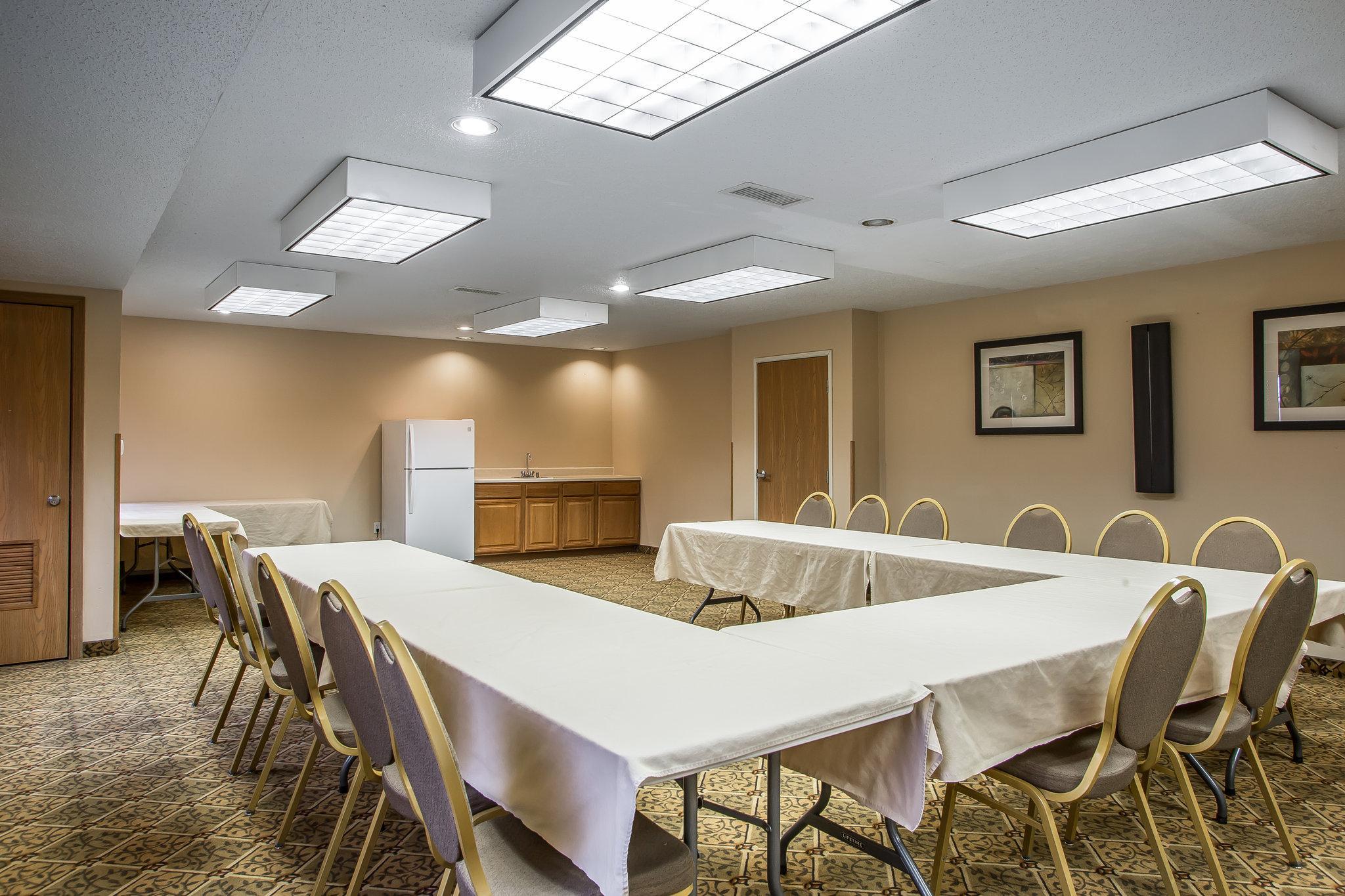 Mainstay Suites Cedar Rapids North - Marion Екстер'єр фото
