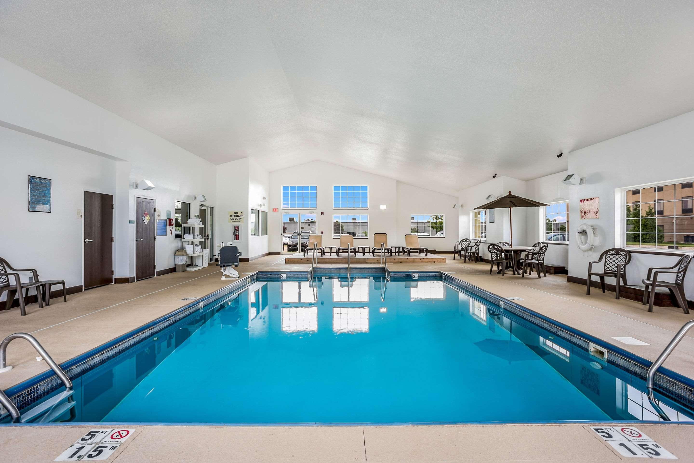 Mainstay Suites Cedar Rapids North - Marion Екстер'єр фото