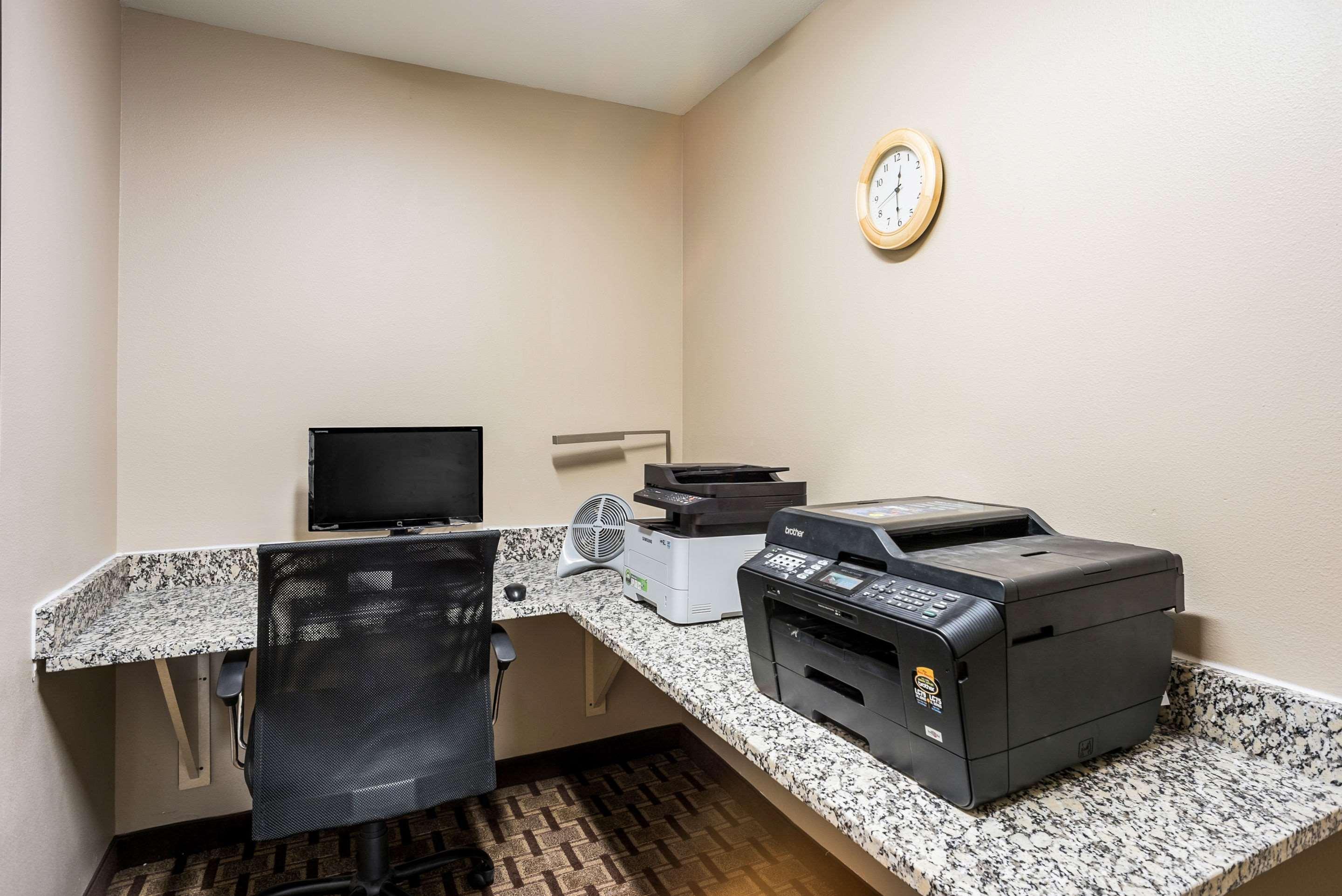 Mainstay Suites Cedar Rapids North - Marion Екстер'єр фото